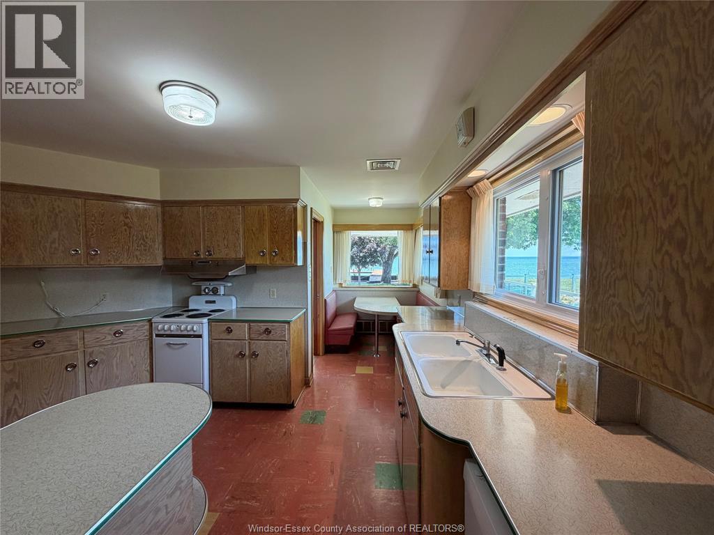 13942 Riverside Drive East, Tecumseh, Ontario  N8N 1B6 - Photo 13 - 26015921