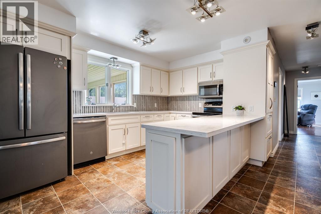 383 South Talbot Road, Kingsville, Ontario  N8M 2X5 - Photo 9 - 26015913