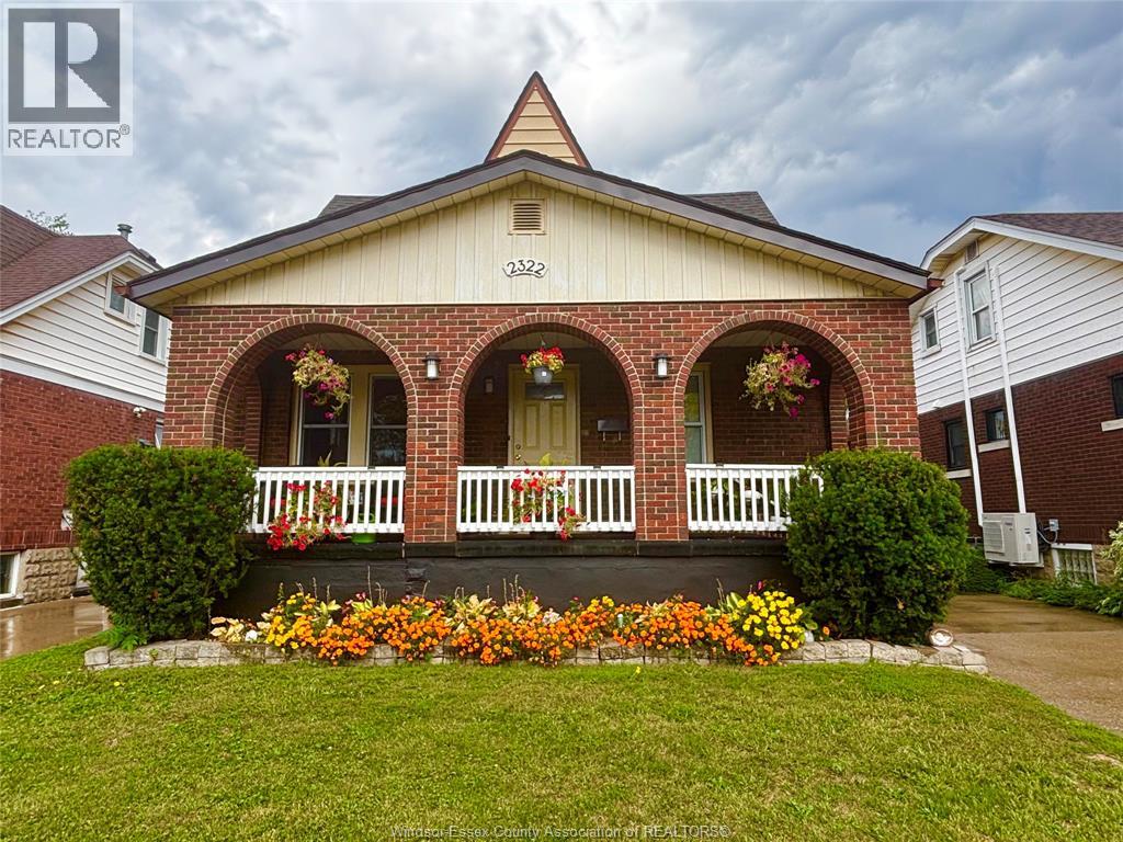 2322 Byng, Windsor, Ontario  N8W 3E5 - Photo 1 - 26015931