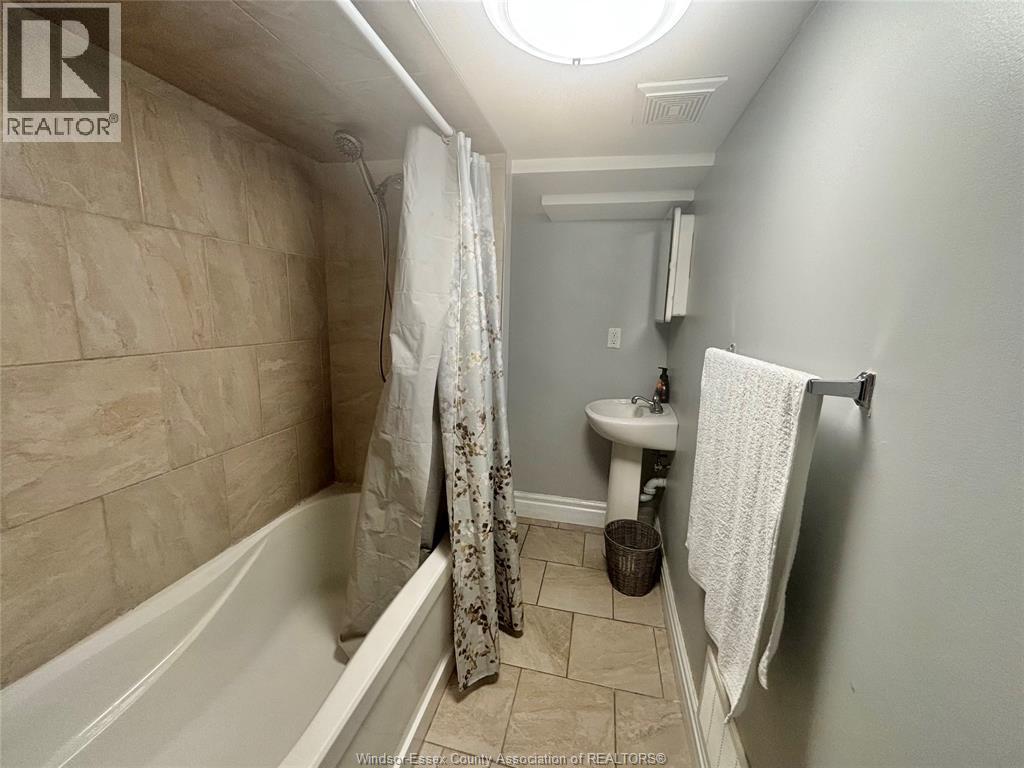 2322 Byng, Windsor, Ontario  N8W 3E5 - Photo 15 - 26015931