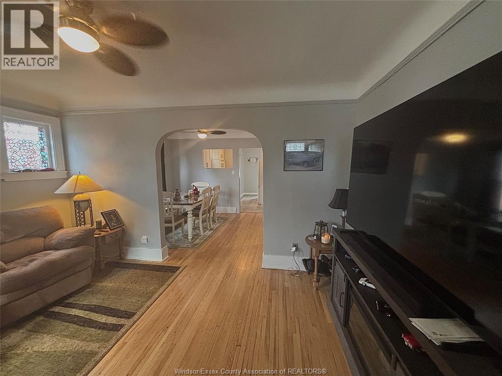 2322 Byng, Windsor, Ontario  N8W 3E5 - Photo 3 - 26015931