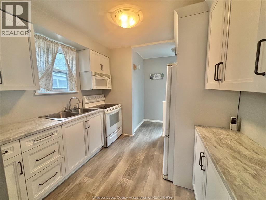 2322 Byng, Windsor, Ontario  N8W 3E5 - Photo 6 - 26015931