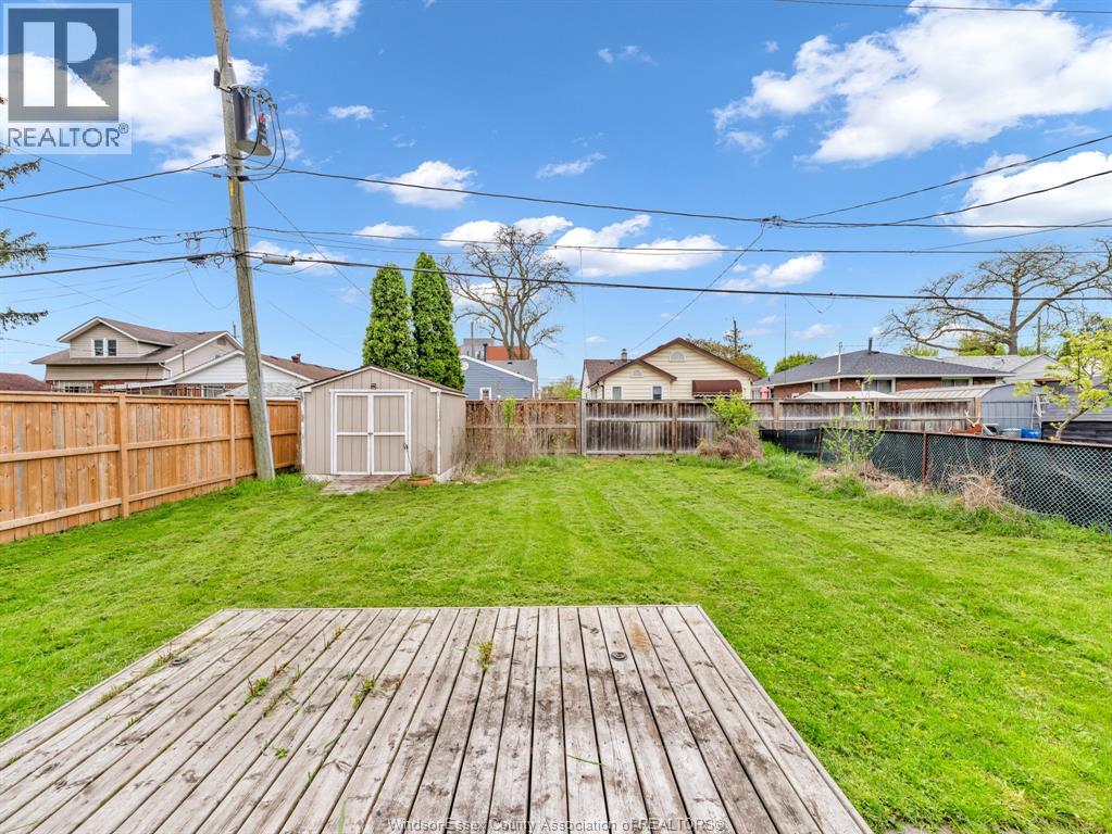 3748 Whitney, Windsor, Ontario  N9C 2C4 - Photo 10 - 26015928