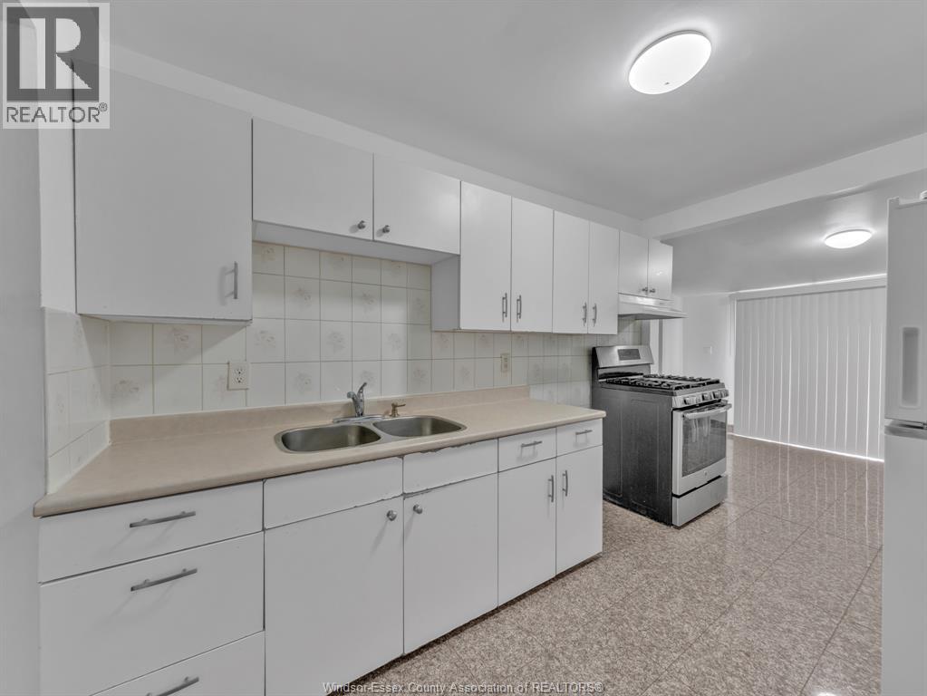 3748 Whitney, Windsor, Ontario  N9C 2C4 - Photo 14 - 26015928