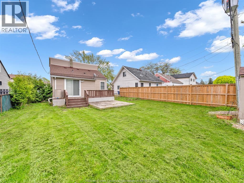 3748 Whitney, Windsor, Ontario  N9C 2C4 - Photo 9 - 26015928
