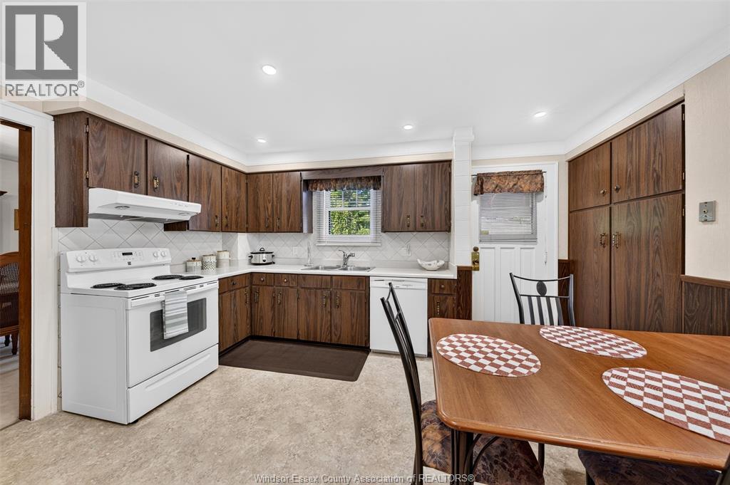 2333 Chilver, Windsor, Ontario  N8W 2V6 - Photo 12 - 26015936