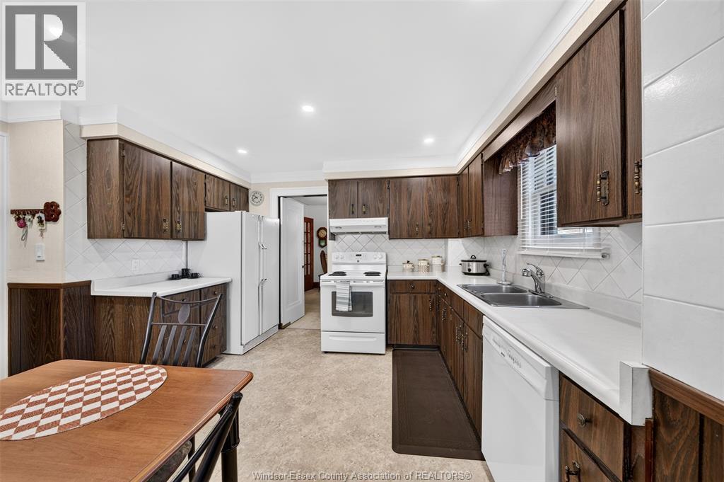 2333 Chilver, Windsor, Ontario  N8W 2V6 - Photo 13 - 26015936