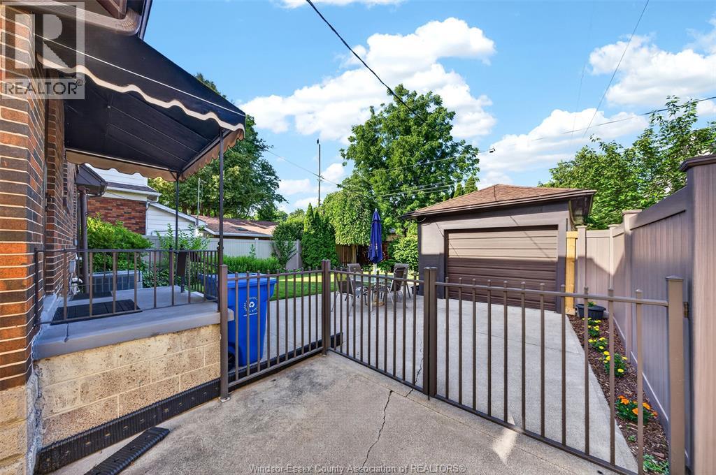 2333 Chilver, Windsor, Ontario  N8W 2V6 - Photo 3 - 26015936