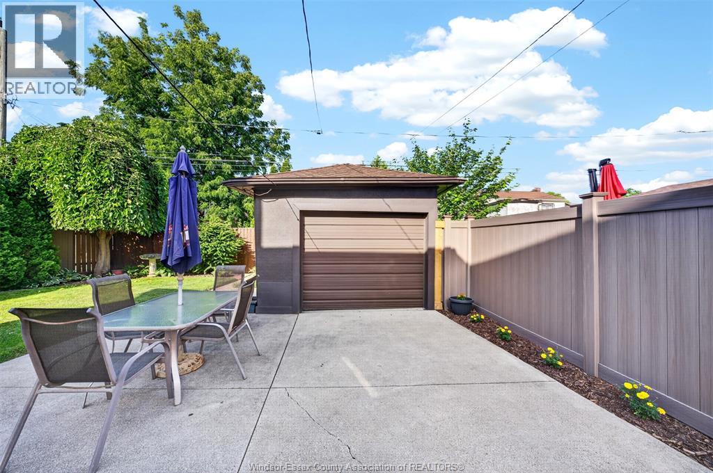 2333 Chilver, Windsor, Ontario  N8W 2V6 - Photo 4 - 26015936