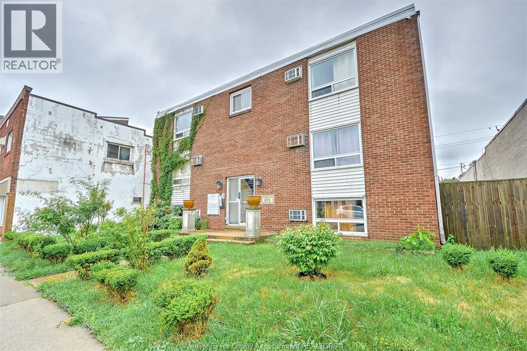 821 Pillette Unit# 7, Windsor, Ontario  N8Y 3B4 - Photo 4 - 26015937