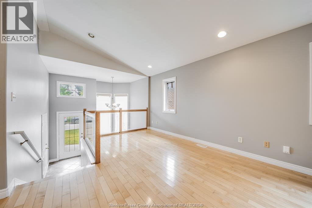 4231 Whiskey Avenue, Windsor, Ontario  N9G 3B2 - Photo 2 - 26015415