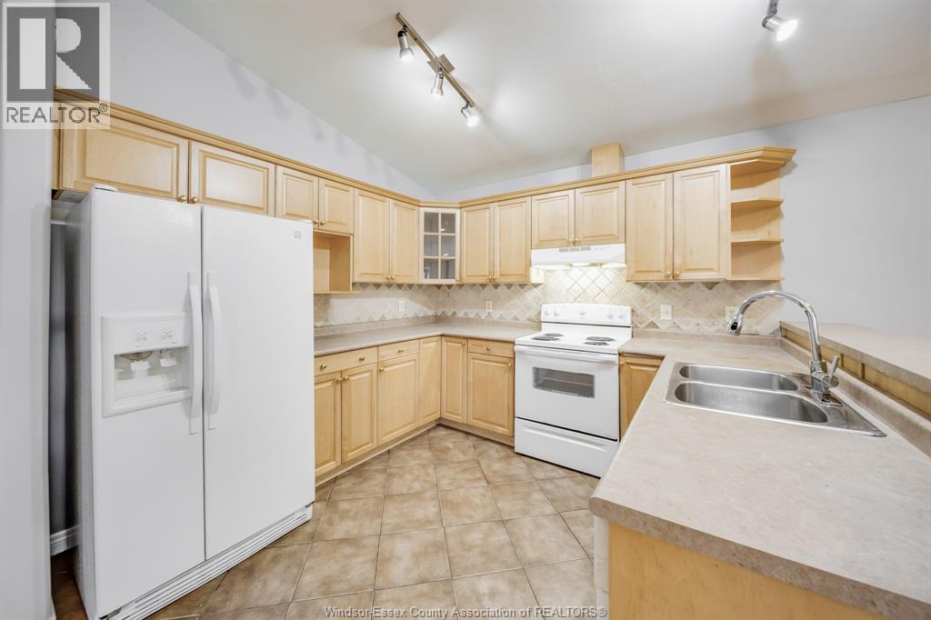 4231 Whiskey Avenue, Windsor, Ontario  N9G 3B2 - Photo 8 - 26015415