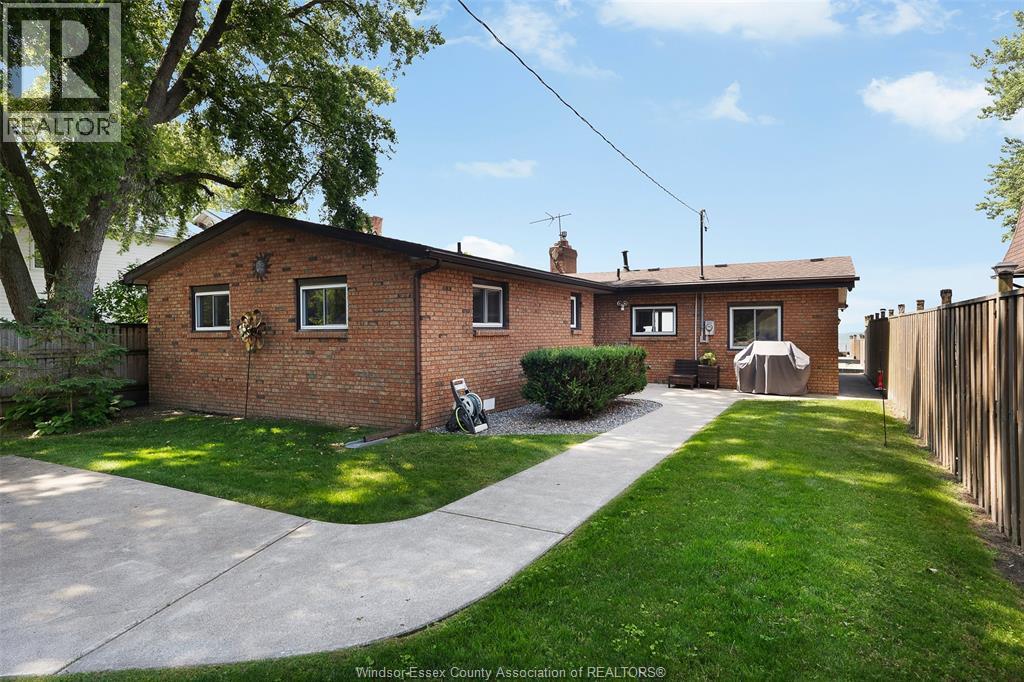 1824 Erie Avenue, Amherstburg, Ontario  N9V 2Y8 - Photo 1 - 26015935