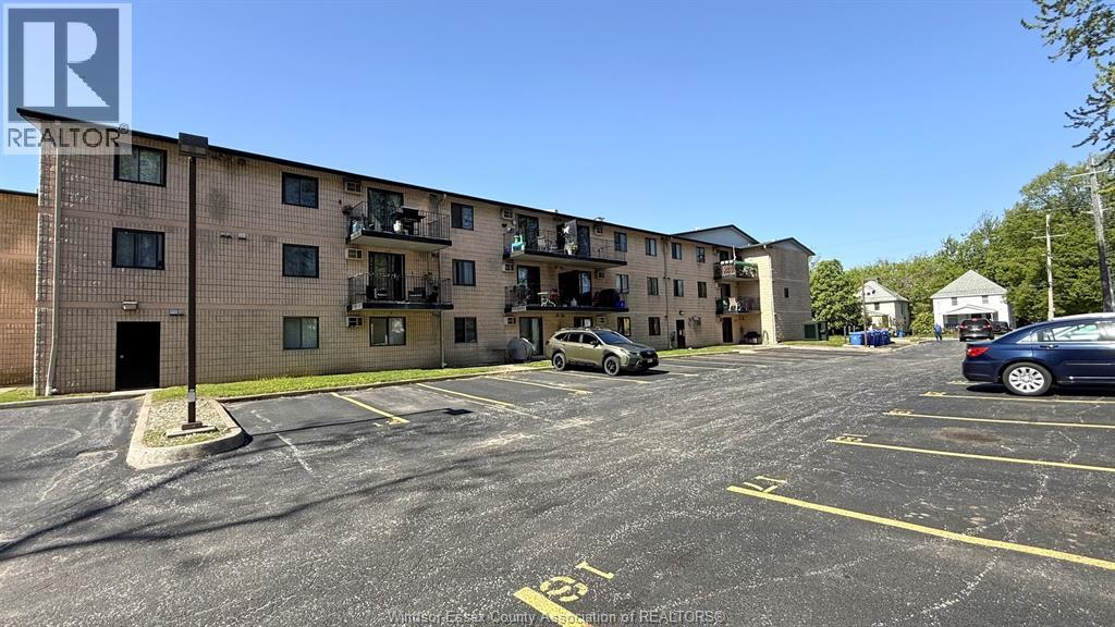3355 Sandwich Street Unit# 304, Windsor, Ontario  N9C 1B2 - Photo 2 - 26016002