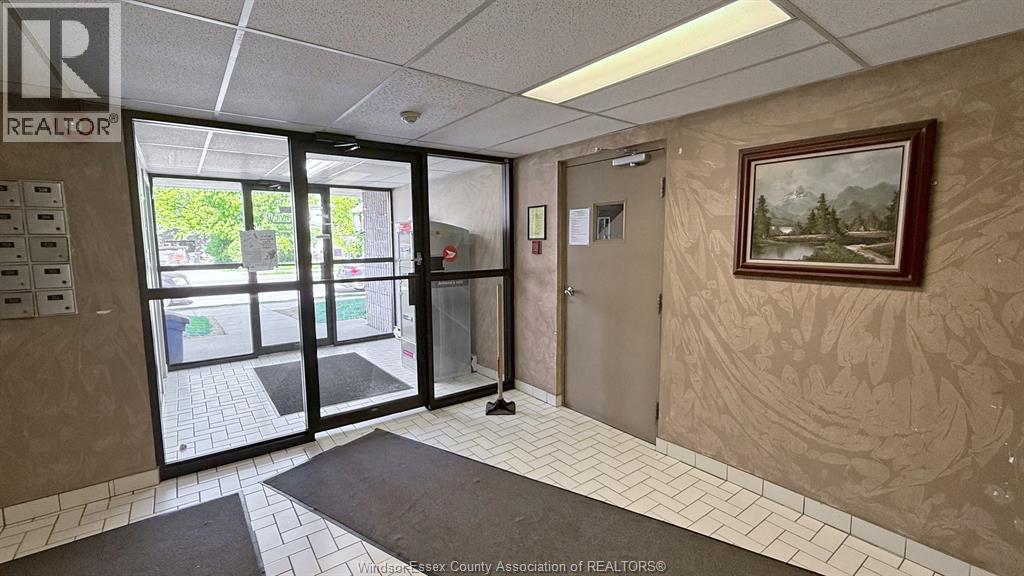 3355 Sandwich Street Unit# 304, Windsor, Ontario  N9C 1B2 - Photo 3 - 26016002