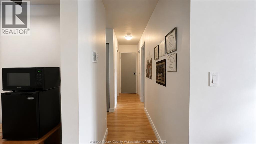 3355 Sandwich Street Unit# 304, Windsor, Ontario  N9C 1B2 - Photo 8 - 26016002