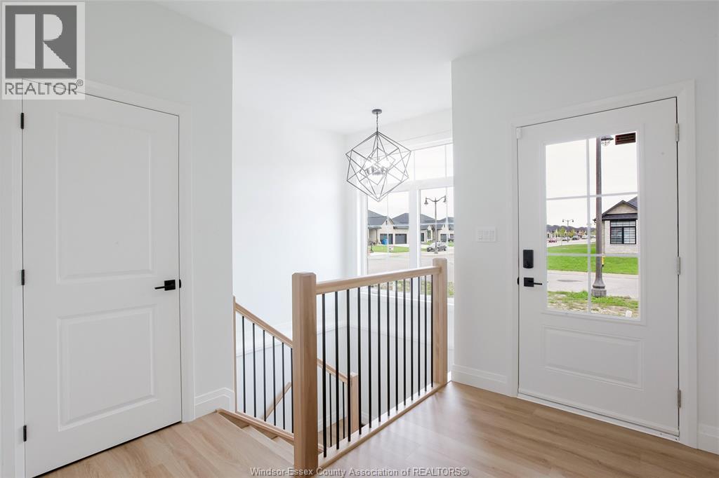 701 Elliot Point Road, Amherstburg, Ontario  N9V 0H1 - Photo 2 - 26016010