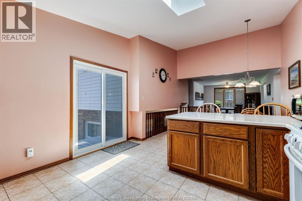 8418 Kingston, Windsor, Ontario  N8S 4R8 - Photo 11 - 26015975