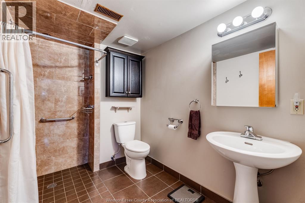 8418 Kingston, Windsor, Ontario  N8S 4R8 - Photo 25 - 26015975