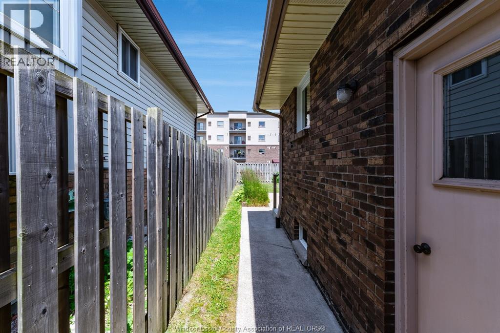8418 Kingston, Windsor, Ontario  N8S 4R8 - Photo 38 - 26015975