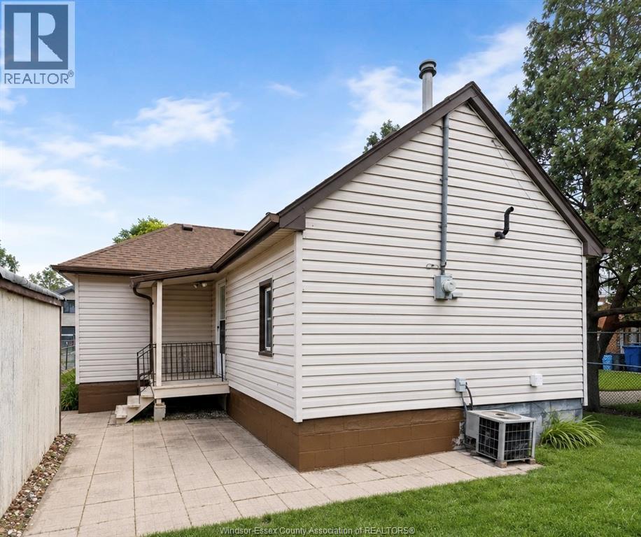 1589 Drouillard, Windsor, Ontario  N8Y 2S1 - Photo 10 - 26015957