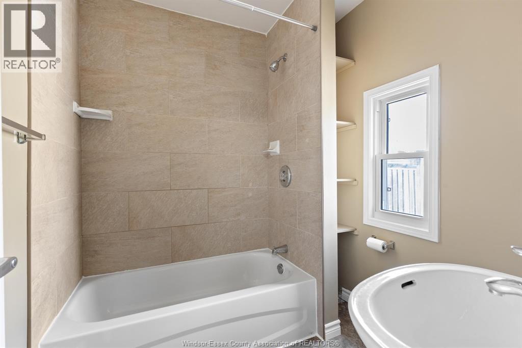1589 Drouillard, Windsor, Ontario  N8Y 2S1 - Photo 8 - 26015957