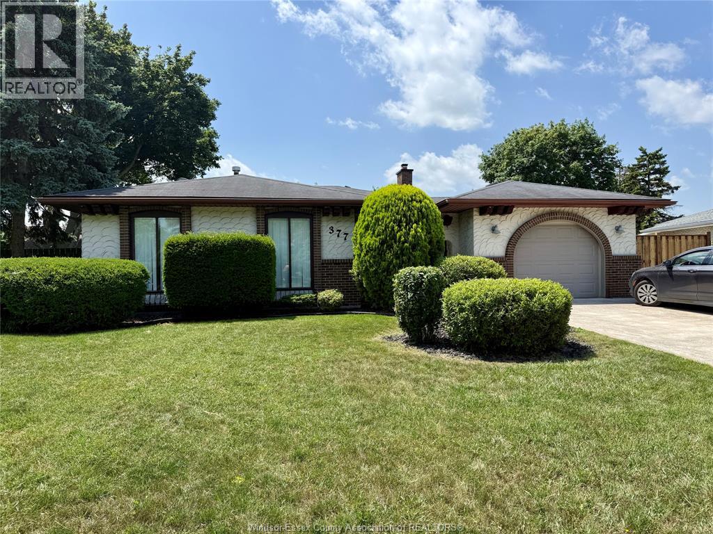 377 Fairway, St. Clair Beach, Ontario  N8N 2Y9 - Photo 1 - 26016063