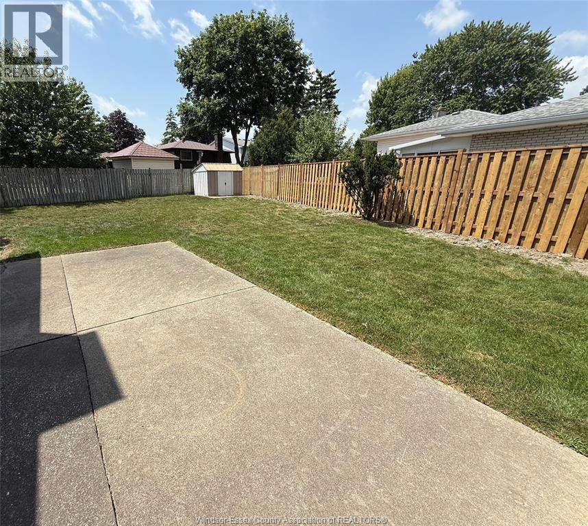 377 Fairway, St. Clair Beach, Ontario  N8N 2Y9 - Photo 22 - 26016063