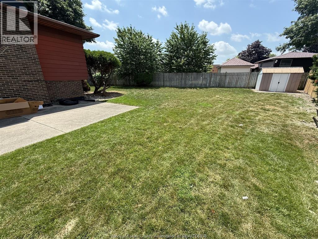 377 Fairway, St. Clair Beach, Ontario  N8N 2Y9 - Photo 23 - 26016063