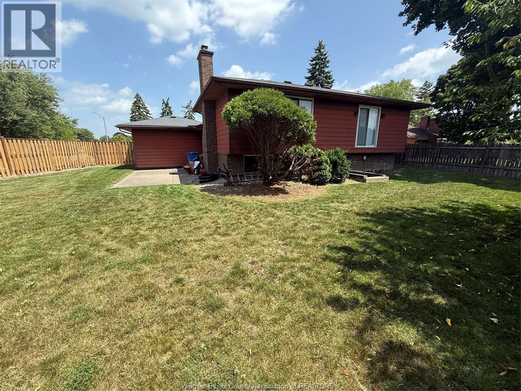 377 Fairway, St. Clair Beach, Ontario  N8N 2Y9 - Photo 24 - 26016063