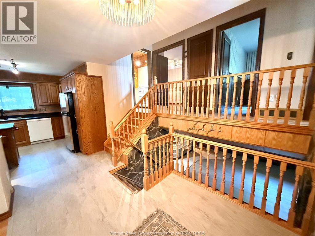 377 Fairway, St. Clair Beach, Ontario  N8N 2Y9 - Photo 5 - 26016063