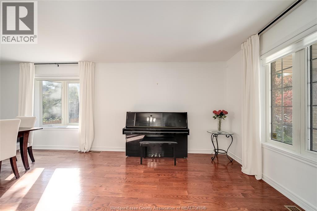 5023 Southwood Lakes Boulevard, Windsor, Ontario  N9G 2Y1 - Photo 16 - 26016097