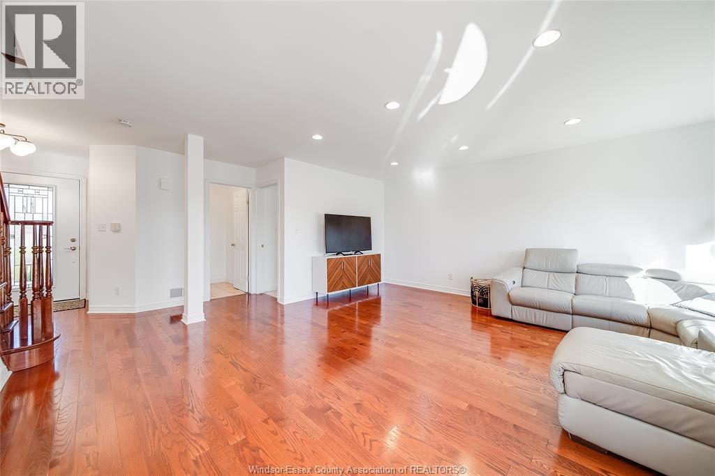 5023 Southwood Lakes Boulevard, Windsor, Ontario  N9G 2Y1 - Photo 6 - 26016097