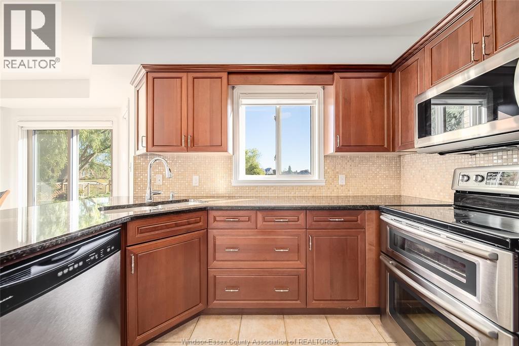 5023 Southwood Lakes Boulevard, Windsor, Ontario  N9G 2Y1 - Photo 8 - 26016097