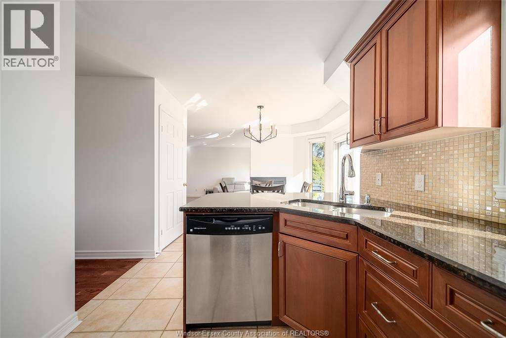 5023 Southwood Lakes Boulevard, Windsor, Ontario  N9G 2Y1 - Photo 9 - 26016097