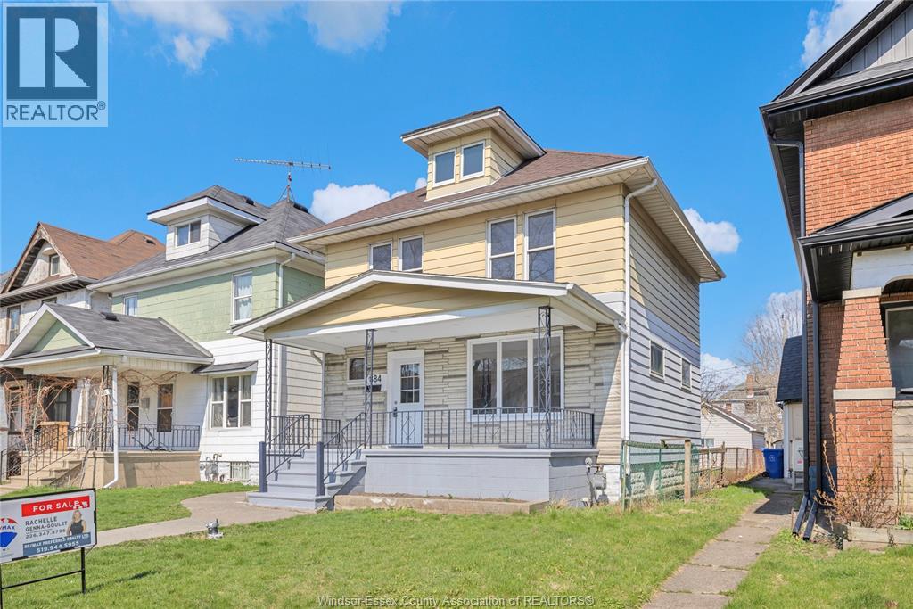 884 Moy, Windsor, Ontario  N9A 2N8 - Photo 2 - 26016092