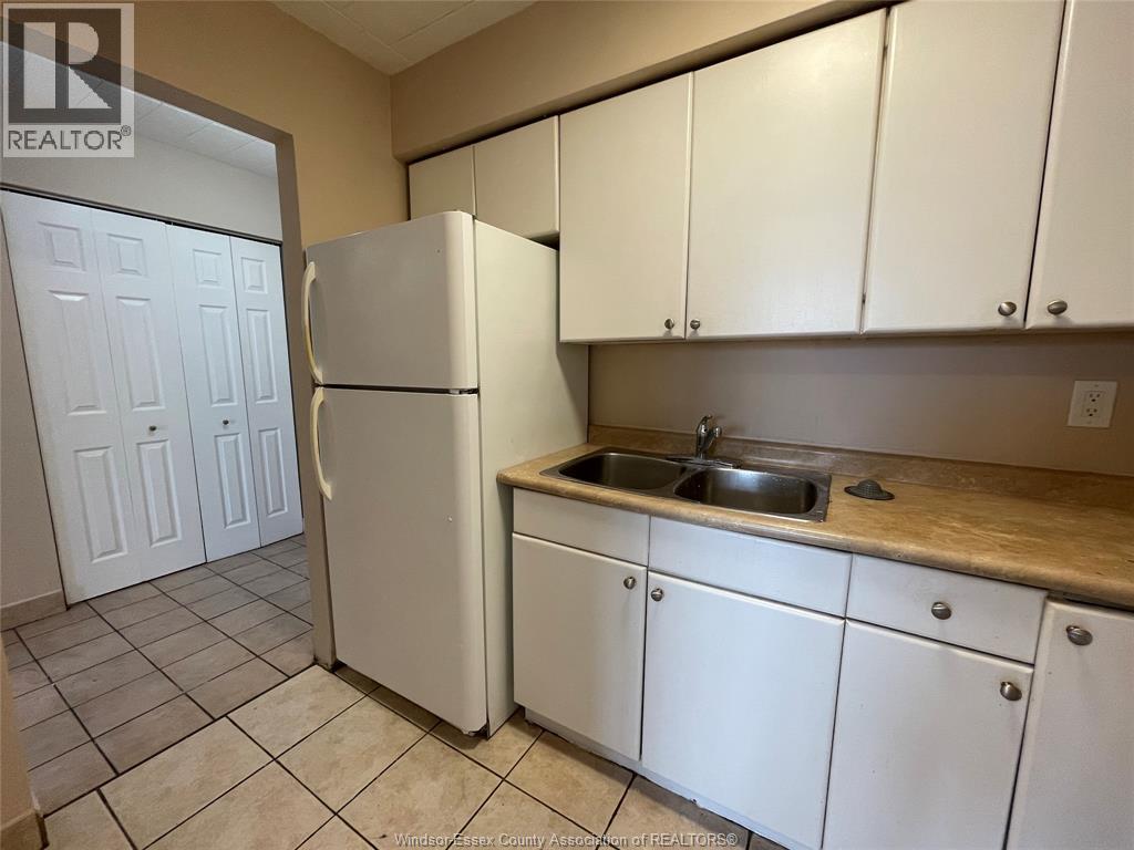 928 Howard Avenue Unit# 7, Windsor, Ontario  N9A 2S6 - Photo 5 - 26016135