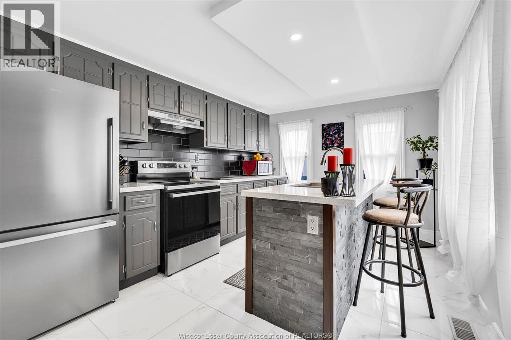 2337 Parkwood Avenue, Windsor, Ontario  N8W 2K3 - Photo 8 - 26016156
