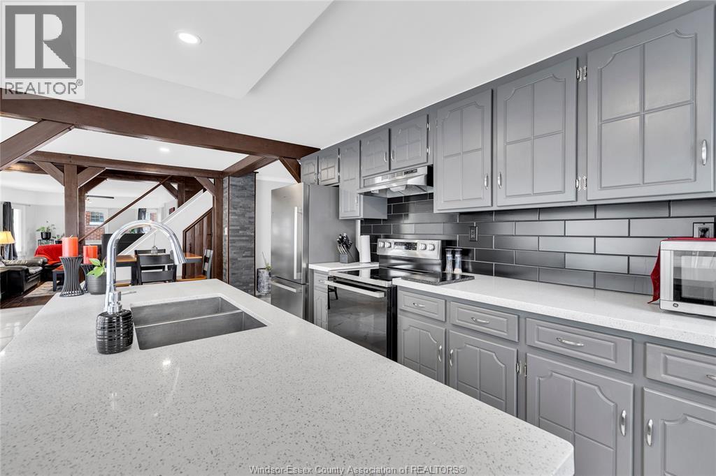 2337 Parkwood Avenue, Windsor, Ontario  N8W 2K3 - Photo 9 - 26016156