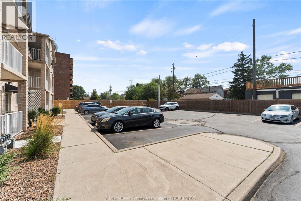 1323 Langlois Unit# 205, Windsor, Ontario  N8X 4L8 - Photo 4 - 26016096