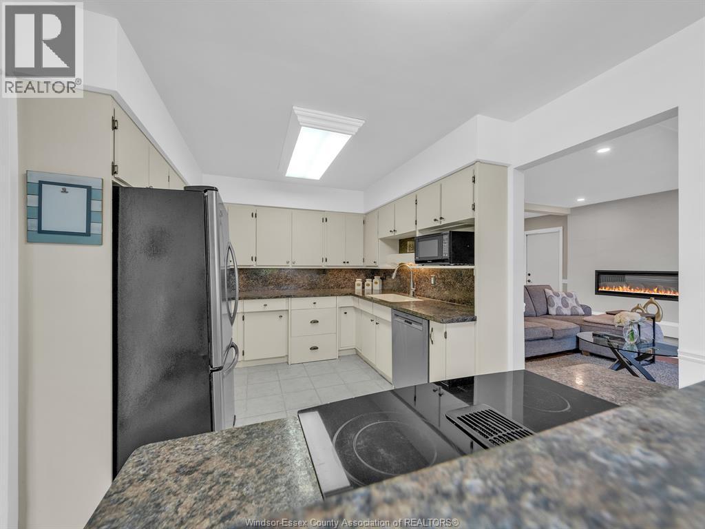 7 Longbeach Drive, Leamington, Ontario  N8H 4H9 - Photo 11 - 26016163