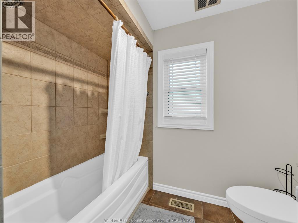 7 Longbeach Drive, Leamington, Ontario  N8H 4H9 - Photo 26 - 26016163