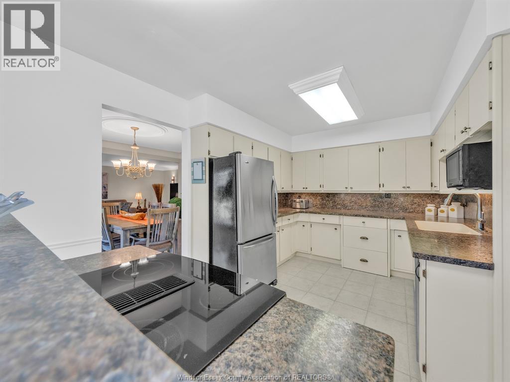 7 Longbeach Drive, Leamington, Ontario  N8H 4H9 - Photo 9 - 26016163