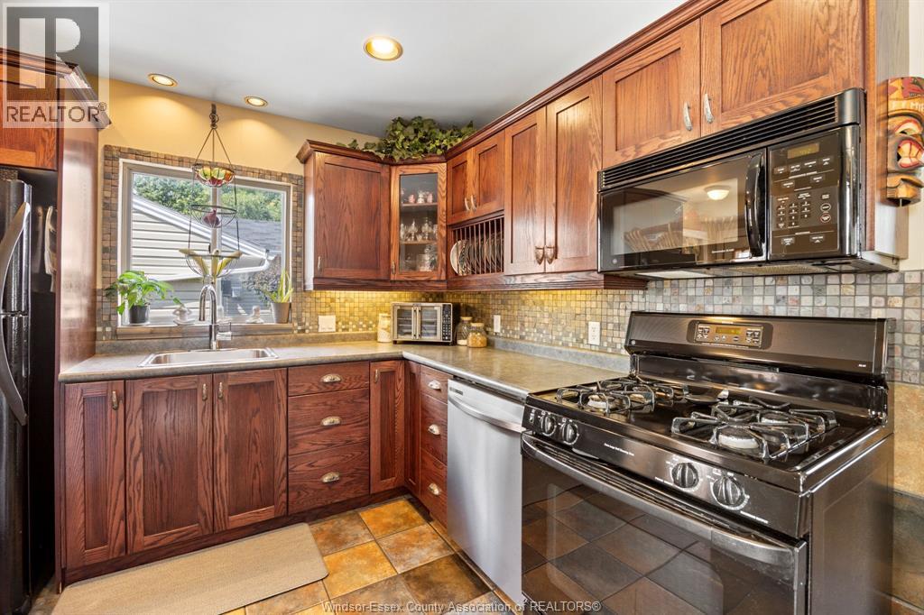 252 West Belle River Road, Lakeshore, Ontario  N0R 1A0 - Photo 9 - 26016201
