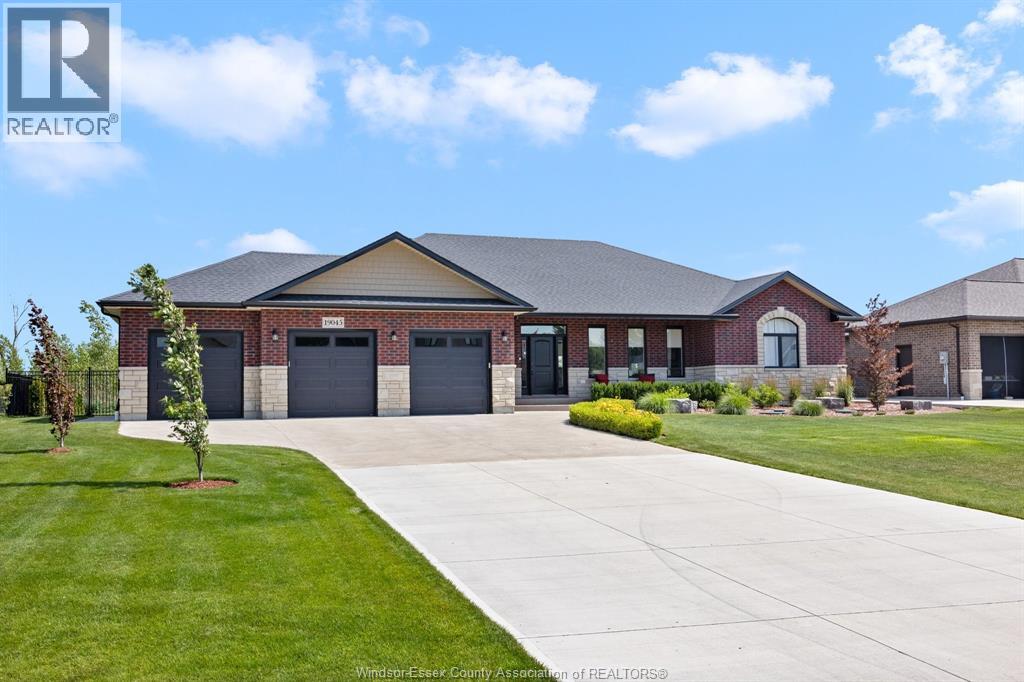 19045 HAVEN AVENUE, Lakeshore, Ontario
