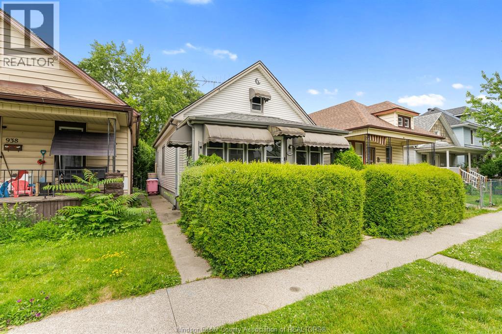 942 Lincoln Road, Windsor, Ontario  N8Y 2H2 - Photo 2 - 26016233