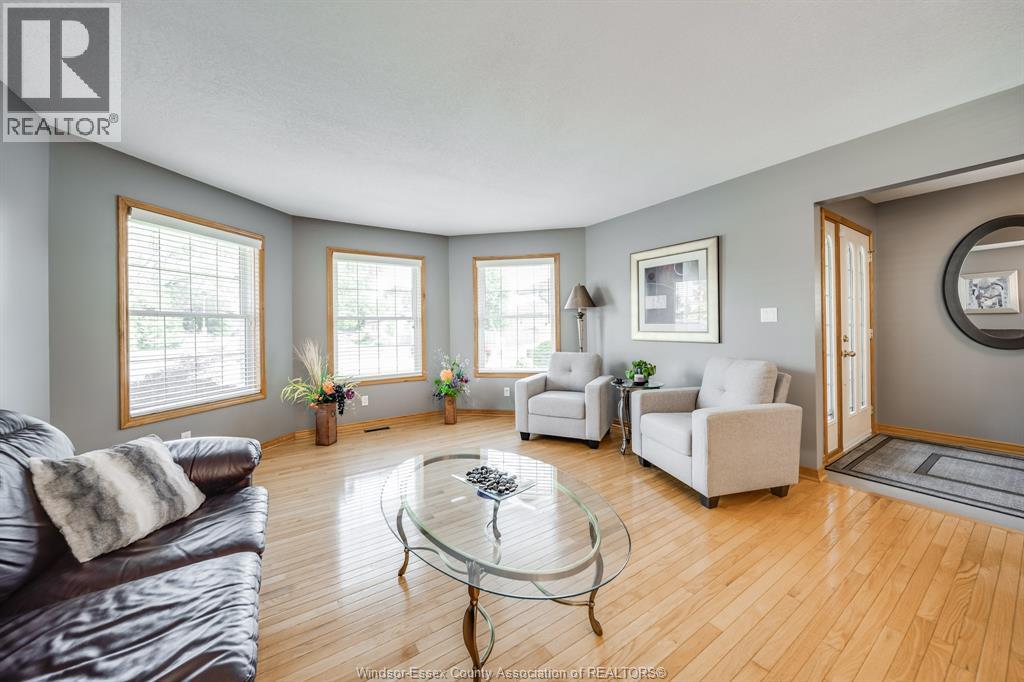 314 Menard, Lasalle, Ontario  N9J 1C4 - Photo 4 - 26016000