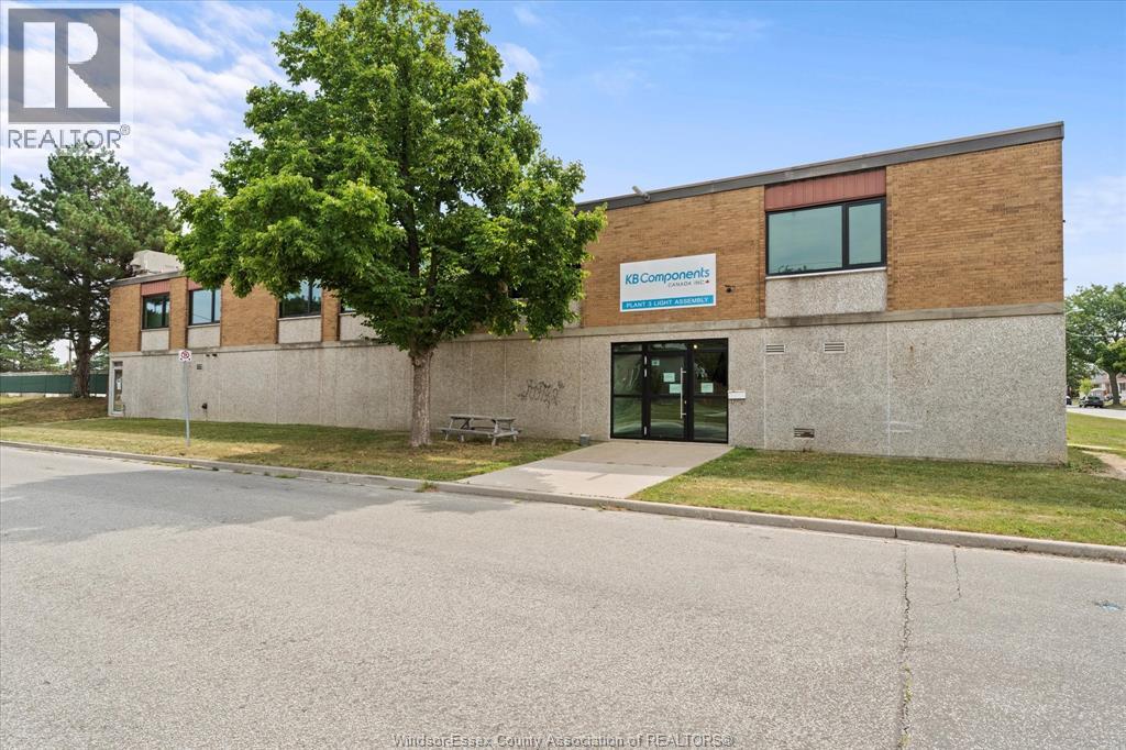 1701 SHEPHERD STREET, Windsor, Ontario