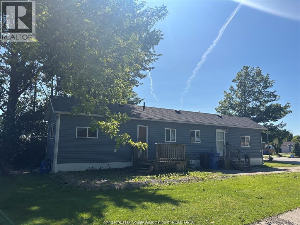 3 OAK, Essex, Ontario