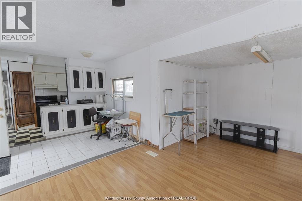 3 Oak, Essex, Ontario  N0R 1J0 - Photo 3 - 26016293